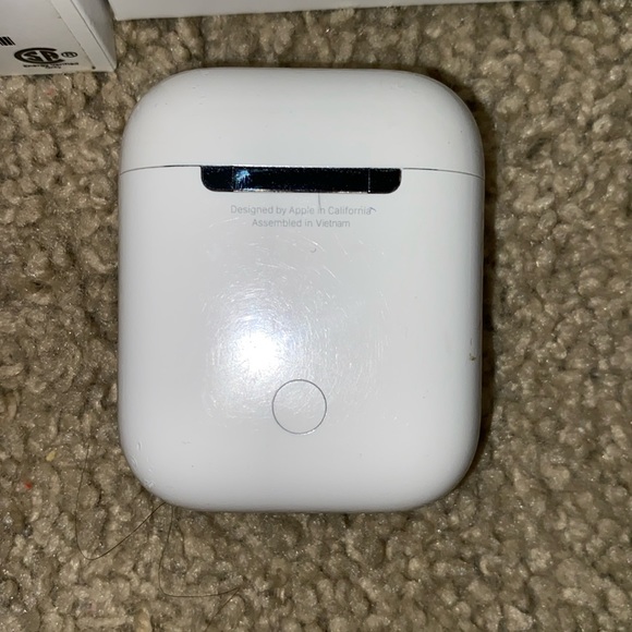 Apple AirPods - Picture 3 of 4